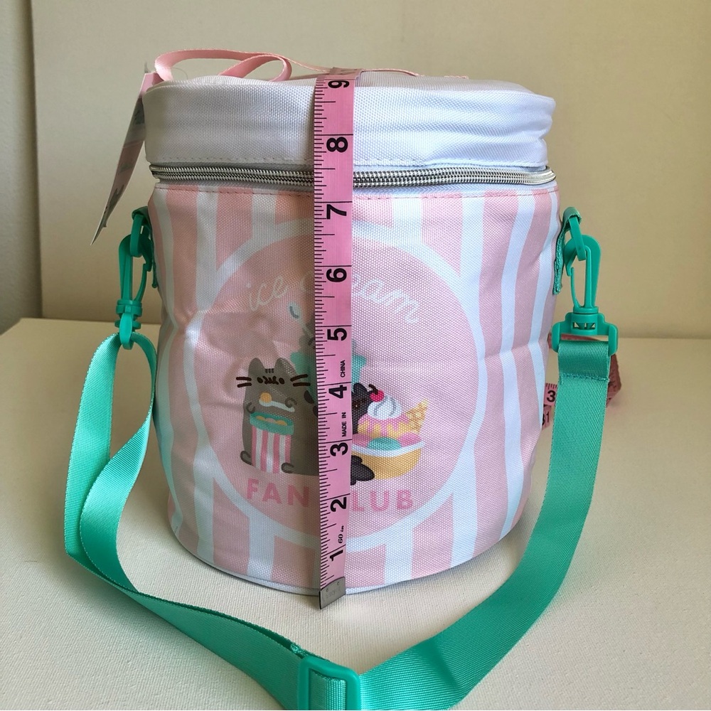 NWT Pusheen Cat Pink / White Stripe Ice Cream Fan Club Round Cooler Bag - Picture 7 of 8